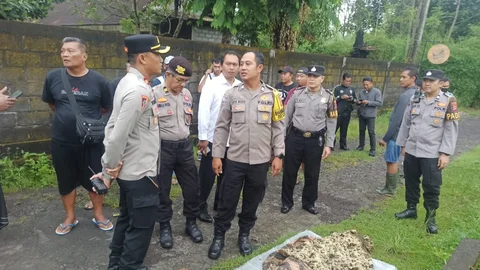 {{caption}}
