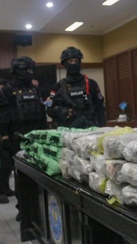 FOTO: Operasi Saber Bersinar Ungkap 715 Kasus Narkotika