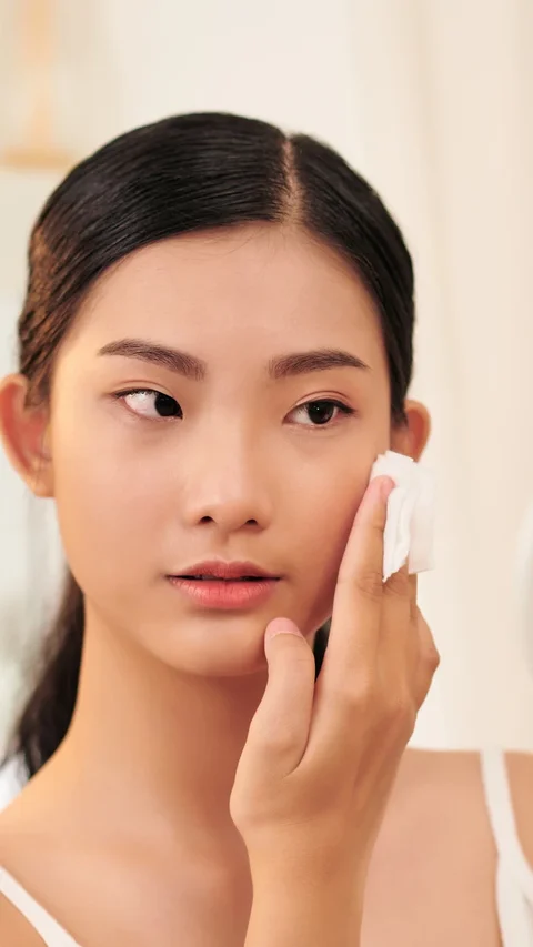 Rahasia Kulit Sehat Alami bagi Pemula, Simak Panduan Basic Skincare Berikut Ini!