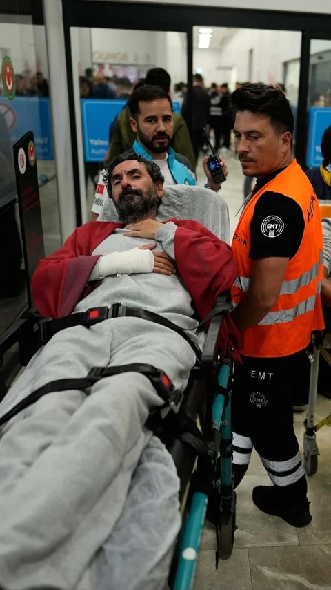 FOTO: Aktivis Global Sumud Tiba di Istanbul Setelah Ditahan srael