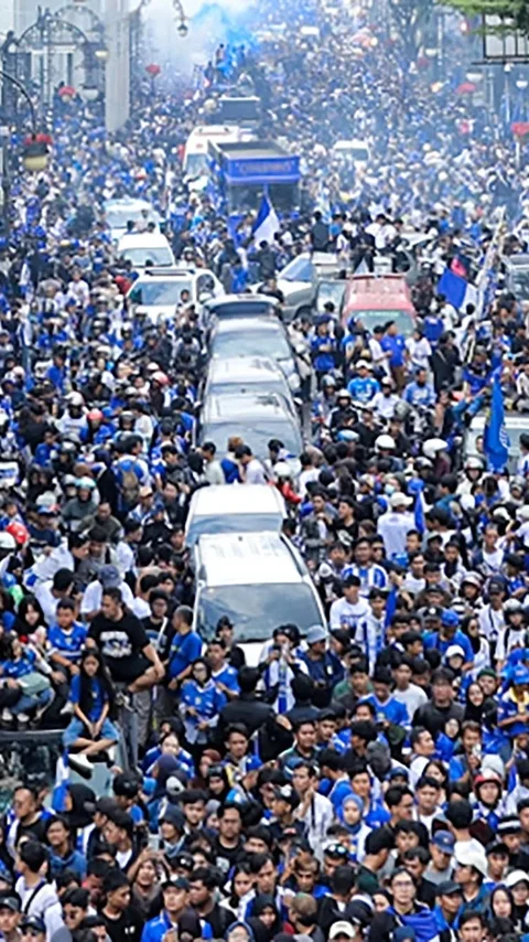 Foto: Lautan Bobotoh Rayakan Persib Juara BRI Super League 2026