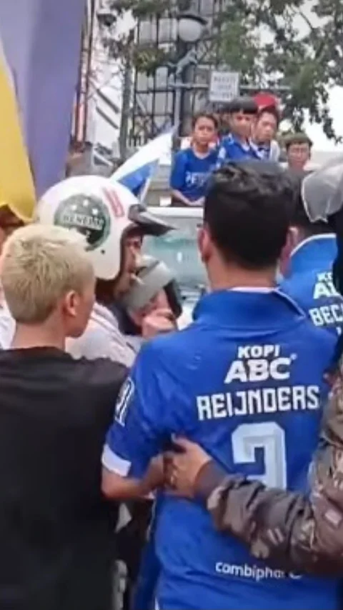 Viking Keroyok Bobotoh saat Pawai Persib, Polisi Cari Pelaku
