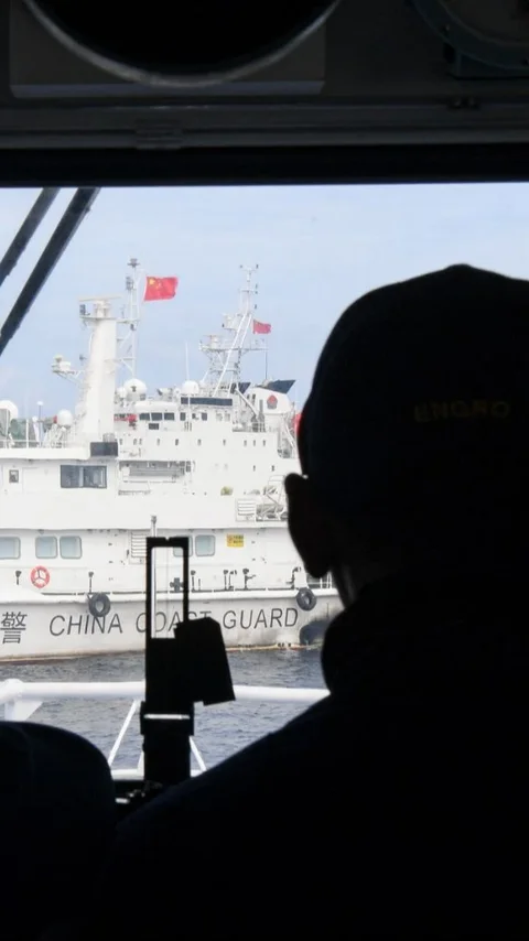 Kerahkan Armada Tempur, Filipina Tantang dan Usir Kapal China