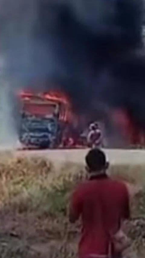 16 Orang Tewas Dalam Tabrakan Maut Bus ALS vs Truk Tangki di Jalan Lintas Sumatra