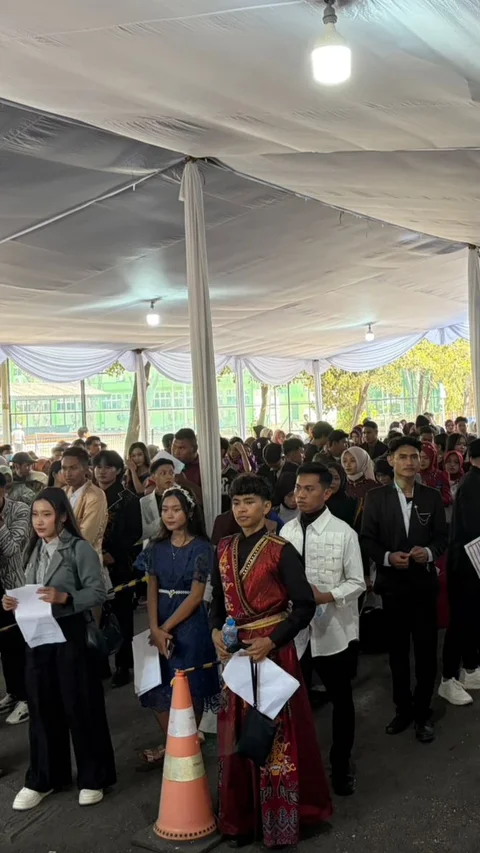 Audisi D'Academy 8 di Surabaya Membludak, Peserta dari Berbagai Daerah Rela Datang Sejak Dini Hari