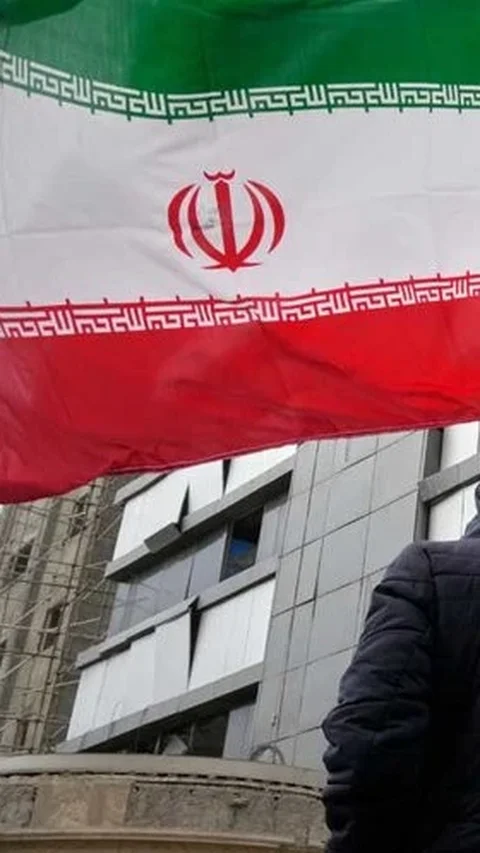 Atas Perintah Trump Serangan AS Hantam Iran Selatan, Ledakan Guncang Sejumlah Wilayah