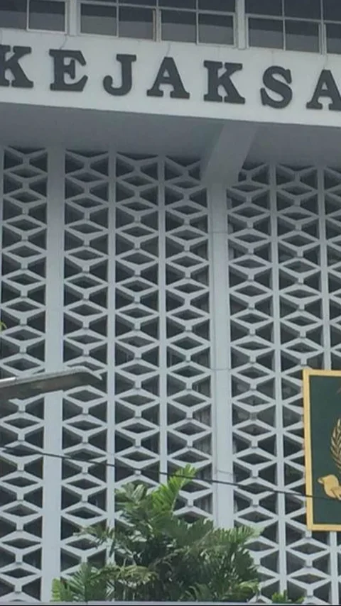 Kejagung Sita HP hingga Laptop Hasil Geledah Enam Lokasi Kasus Korupsi MBG