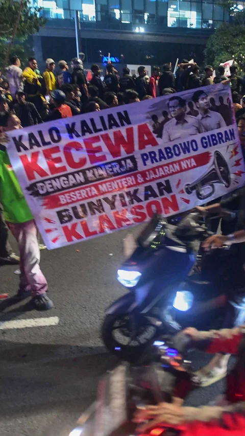 FOTO: Gelombang Aksi Mahasiswa Soroti Beban Ekonomi Masyarakat