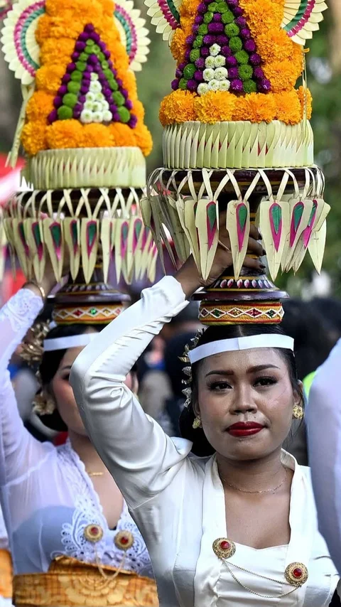FOTO: Ribuan Seniman Meriahkan Pembukaan Pesta Kesenian Bali 2026