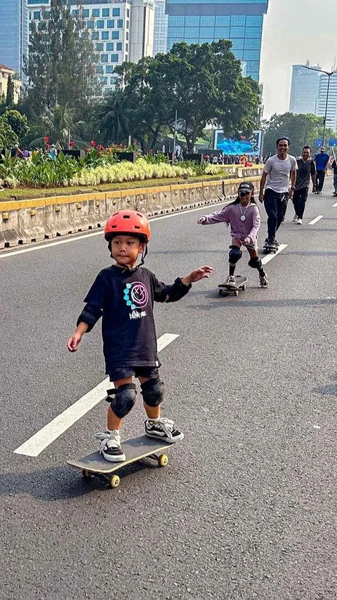 FOTO: Ratusan Skater Ramaikan Perayaan Hari Skateboard Sedunia di Jakarta