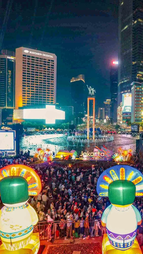 FOTO: Ribuan Warga Padati Puncak Perayaan HUT Ke499 Kota Jakarta di Bunderan HI