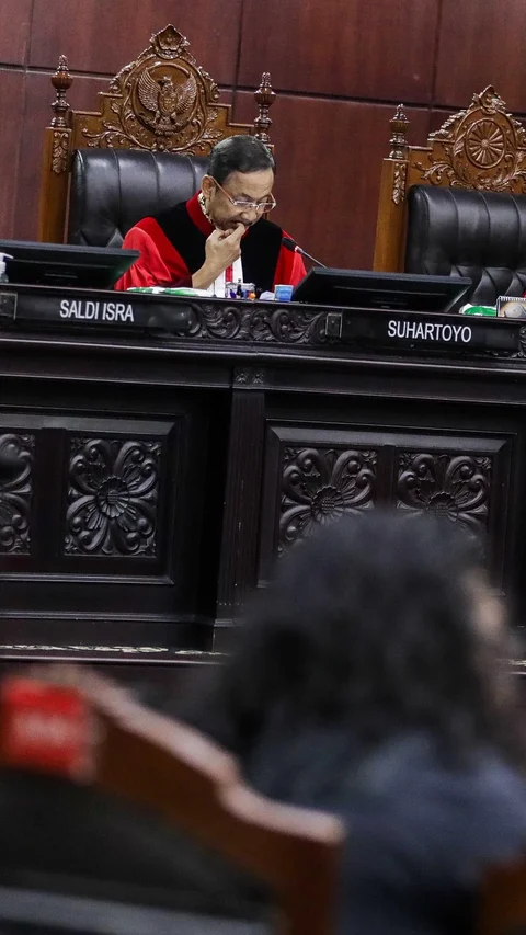 MK Tolak Gugatan, Batas Usia Minimal Calon Kades Tak Berubah