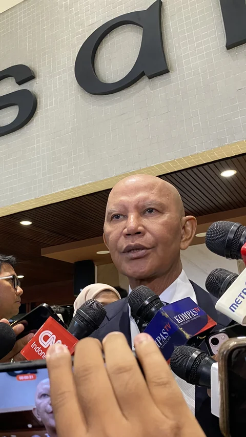 DPR: BGN Fokus MBG Saja, Bukan Pengadaan Motor hingga iPad