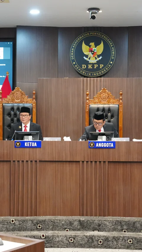 Kumpul Kebo dengan Bawahan dan Pungli Seleksi PPK, Anggota KPU OKU Timur Dipecat DKPP