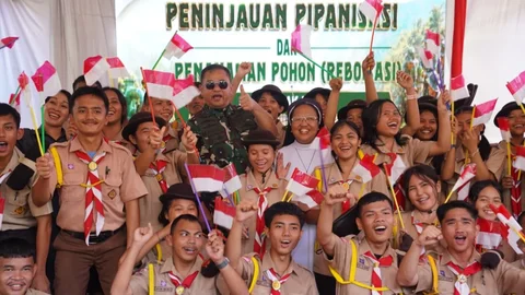 {{caption}}