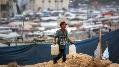 FOTO: Setahun Genosida Israel, Begini Kondisi Menyedihkan Pengungsi Palestina di Khan Yunis