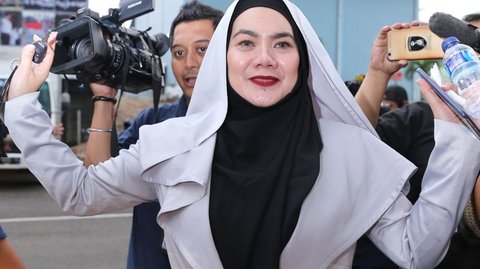 Potret Cantik Shabina Mecca di Momen Ultah ke-17, Sarita Abdul Mukti dan Faisal Harris Kompak Hadir Dinner Bareng Sang Anak