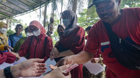 Airlangga Jamin Program BLT Mitigasi Risiko Pangan Dilanjutkan, Kapan Cair?