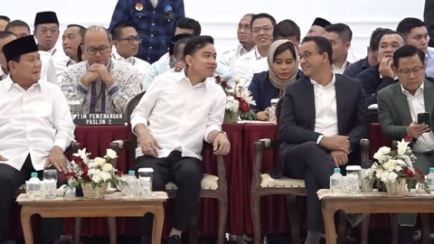 VIDEO: Terekam Momen Akrab Gibran dan Anies Tertawa Bersama di KPU