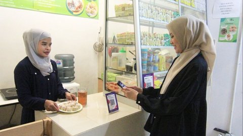 Pengguna QRIS Terus Meningkat, Kartu Debit dan Kredit Terancam Hilang?