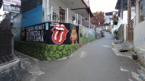 Fakta Menarik Gang Stones di Bandung, Berasa Jadi Tetangganya Mick Jagger