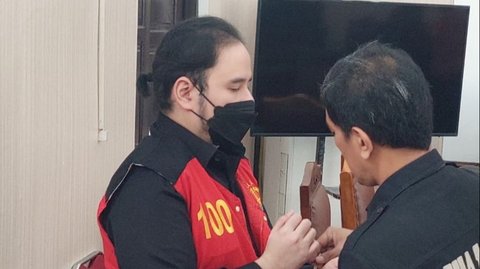 Terbukti Miliki Senpi Ilegal, Dito Mahendra Divonis 7 Bulan Penjara