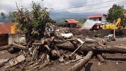 Korban Meninggal Akibat Banjir Lahar Dingin di Sumbar Bertambah Jadi 27 Orang