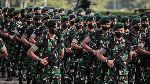 Gagah dan Ganteng, Prajurit TNI AD Ini Melantunkan Sholawat Tarhim Bikin Merinding