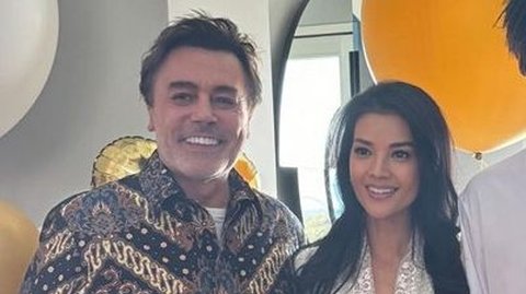 Cantik dalam Balutan Busana Kebaya, ini Potret Farah Quinn saat Hadir ke Acara Ultah Puteri Solo di Keraton Bersama Suami Bule