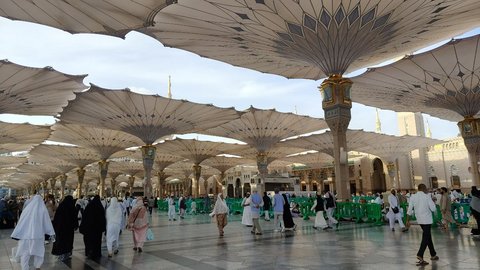 Waspada! Merokok hingga Bentangkan Spanduk di Sekitar Masjid Nabawi Bisa Ditangkap