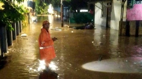 Jakarta Diguyur Hujan, 16 RT Terendam Banjir Sabtu Pagi