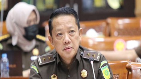 Kejagung Terus Kejar Tersangka Korupsi Timah dan Impor Gula