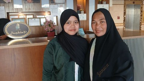 {{caption}}