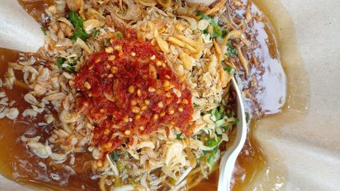 Mencicipi Kuliner Langka Indramayu Mi Kemi, Kuahnya Unik pakai Ebi Cita Rasa Legendaris Sejak 1980