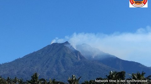 Gunung Merapi Muntahkan Awan Panas, Masyarakat Diimbau Jauhi Daerah Berbahaya