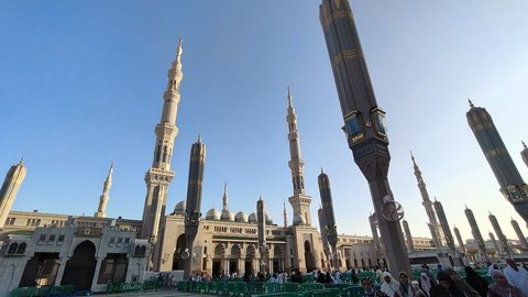 Begini Cara Dengarkan Khotbah Jumat di Masjidil Haram dan Masjid Nabawi dalam Bahasa Indonesia