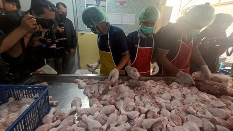 Aturan Baru: Pemerintah Wajibkan Pedagang Ayam Potong Miliki Sertifikat Halal Mulai Oktober 2024