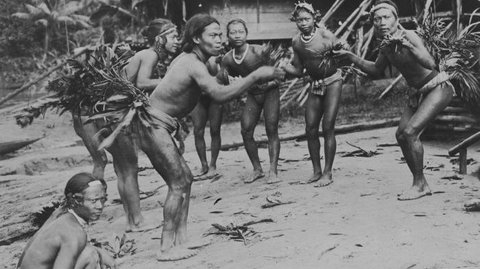 Ajarkan Keseimbangan Alam dan Manusia, Ini Fakta Menarik Kepercayaan Arat Sabulungan dari Suku Mentawai