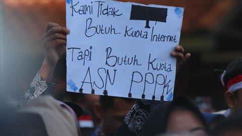 {{caption}}