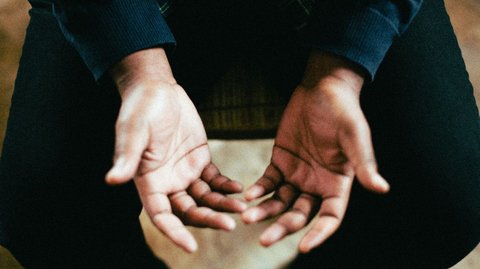 Doa Menutup Aib Dalam Islam Beserta Dalilnya, Meminta Perlindungan Allah SWT