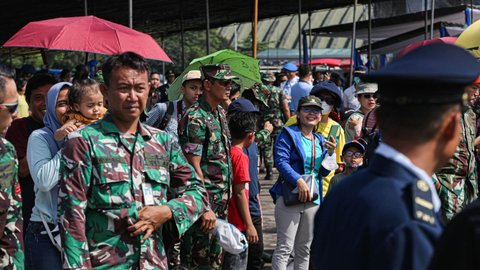 Berkenalan dengan Serka Warsito, Babinsa Bergelar Master Hukum Dipanggil Mantri Sunat