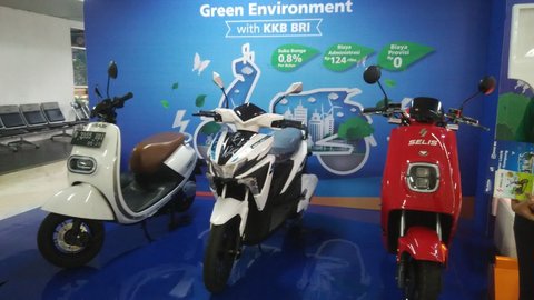 9 Motor Listrik dengan Jarak Tempuh Terjauh di Indonesia Terbaru 2024