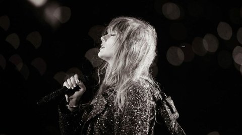 Separuh Orang Indonesia Nonton Konser Taylor Swift di Singapura, Jokowi: Kita Kehilangan Uang