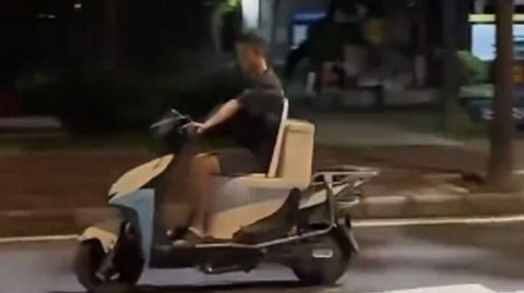 Lain dari yang Lain, Kloset Duduk buat BAB Malah Jadi Jok buat Sepeda Motor ini