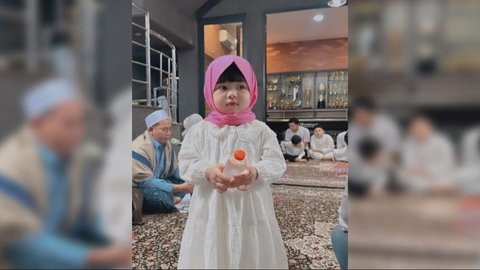 Cute! 6 Potret Ameena Tampil Berhijab saat Acara Pengajian Jelang Keberangkatan Haji Atta Halilintar & Aurel, Gemesin Bak Boneka