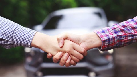 Membeli mobil bekas memiliki 12 keuntungan, lebih menghemat.