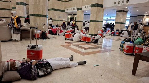Pesawat Garuda Rusak, 448 Jemaah Haji Gagal Pulang ke Tanah Air