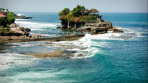 5 Mitos Tanah Lot yang Perlu Diketahui Wisatawan, Diyakini Ada Ular Suci