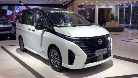 Pilih Nissan Serena e-Power atau Toyota Voxy? Baca Perbandingan Lengkapnya