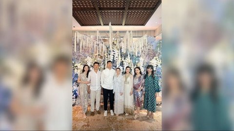 Foto-foto Nikita Willy di Acara Pengajian 4 Bulanan, Potret Cantik Bumil Bikin Salfok